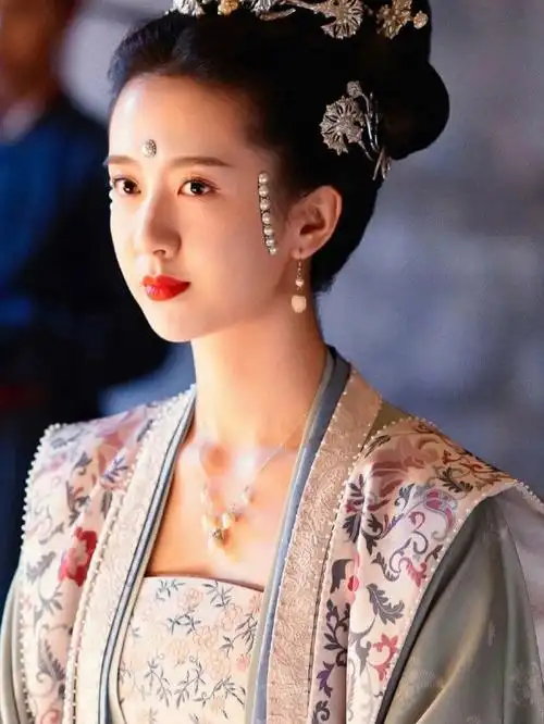 苗娘子应该是清平乐中情商最高的女主了,吊打张妼晗,也比曹丹姝高多了