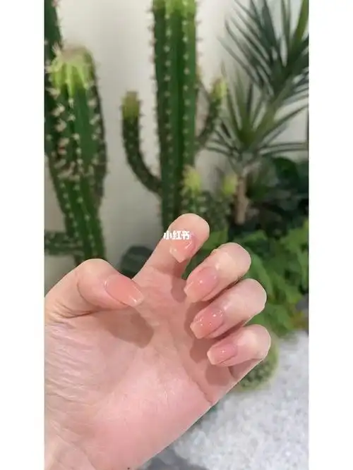 导致指甲经常断裂02于是忍住没做款式 只上纯色999999没想到