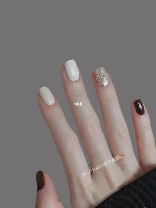 秋冬简约百搭气质显白跳色温柔美甲97