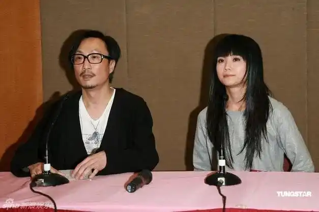 郑中基开演唱会与13岁女儿合唱,网友:原来与阿sa离婚这么久了