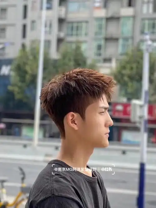 男生钢夹烫烫完立体有型很好打理