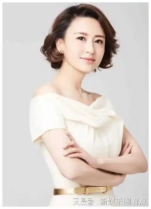 央视美女主持张蕾走红网络又有新作品发布