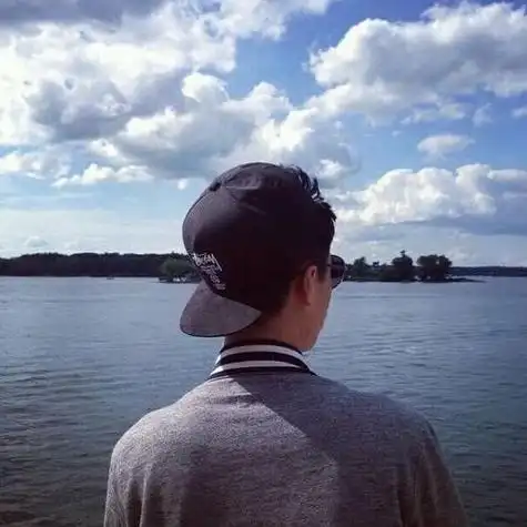 qq头像男生背影不抽象 男生头像图片大全 -【爱个性】