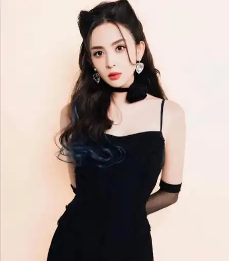 古力娜扎被痛批擦边因一条裤子被骂上热搜她到底犯了什么错