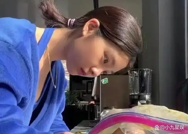 16岁黄多多居家做泡芙的视频引起了众多网友的热议