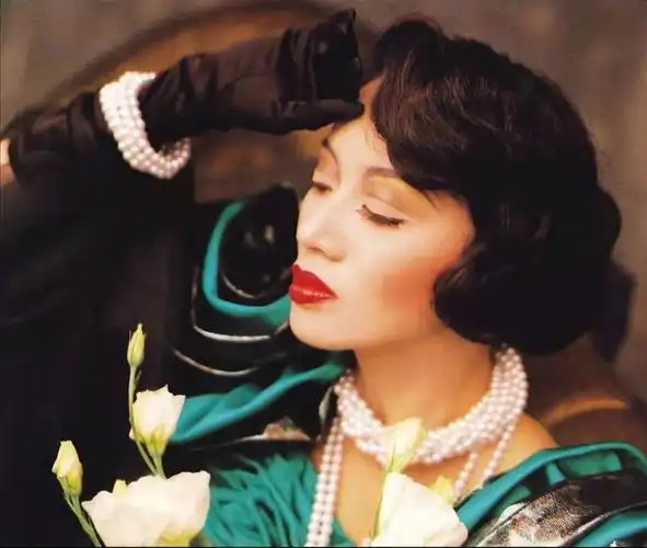 梅艳芳复古美人