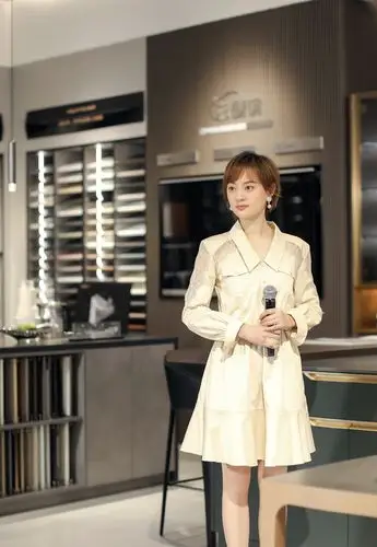 39岁孙俪近照好少女!穿镂空短裙秀美腿,清新装扮惹网友惊叹