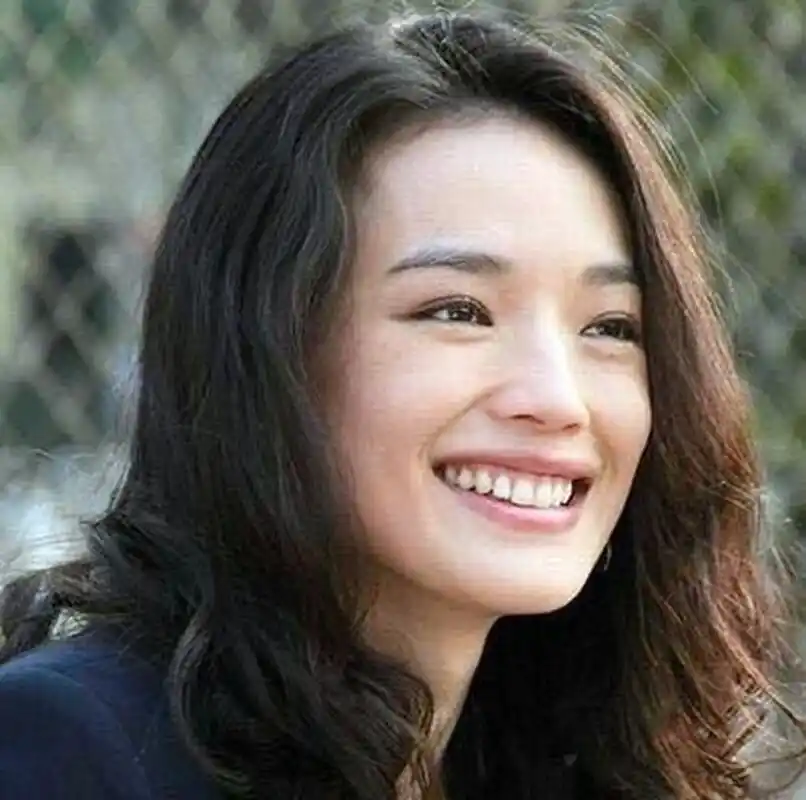 嘴大的女星:吴莫愁嘴都快比脸宽了,最后一位简直能"气吞山河"