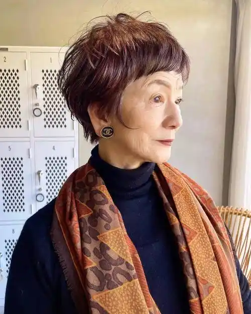 这三种短发减龄又显气质,好打理又洋气_发型_老年人_时尚