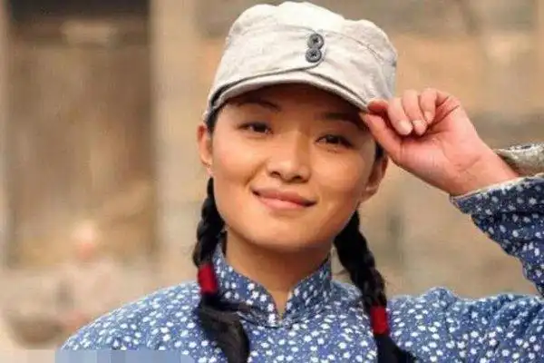 秀芹向我开炮的图片这便是亮剑精神