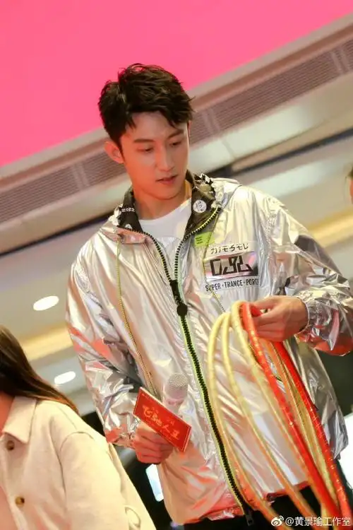 林臻东再见已是白月光##黄景瑜原来在飞驰人生2里这么强