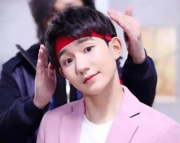tfboys晒新造型了王源易烊千玺的样子你喜欢吗