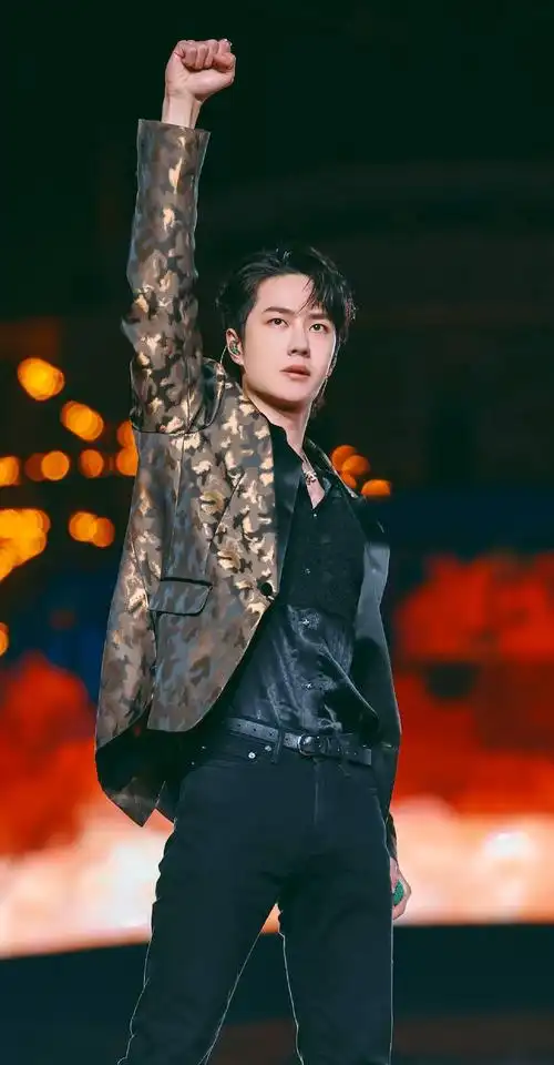 王一博入选2021全球最帅百大面孔