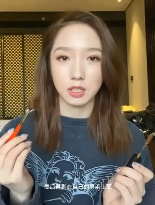 孟美岐素颜亲教化妆技巧粉丝直呼这还是我山支大哥么