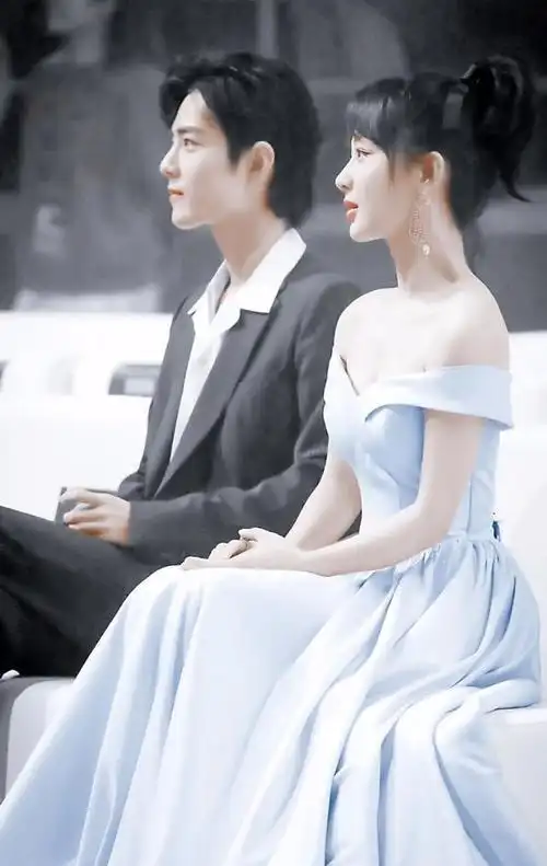 回忆一下余生吧,战哥当时在星光大赏候场的时候,还对杨紫讲了好多话