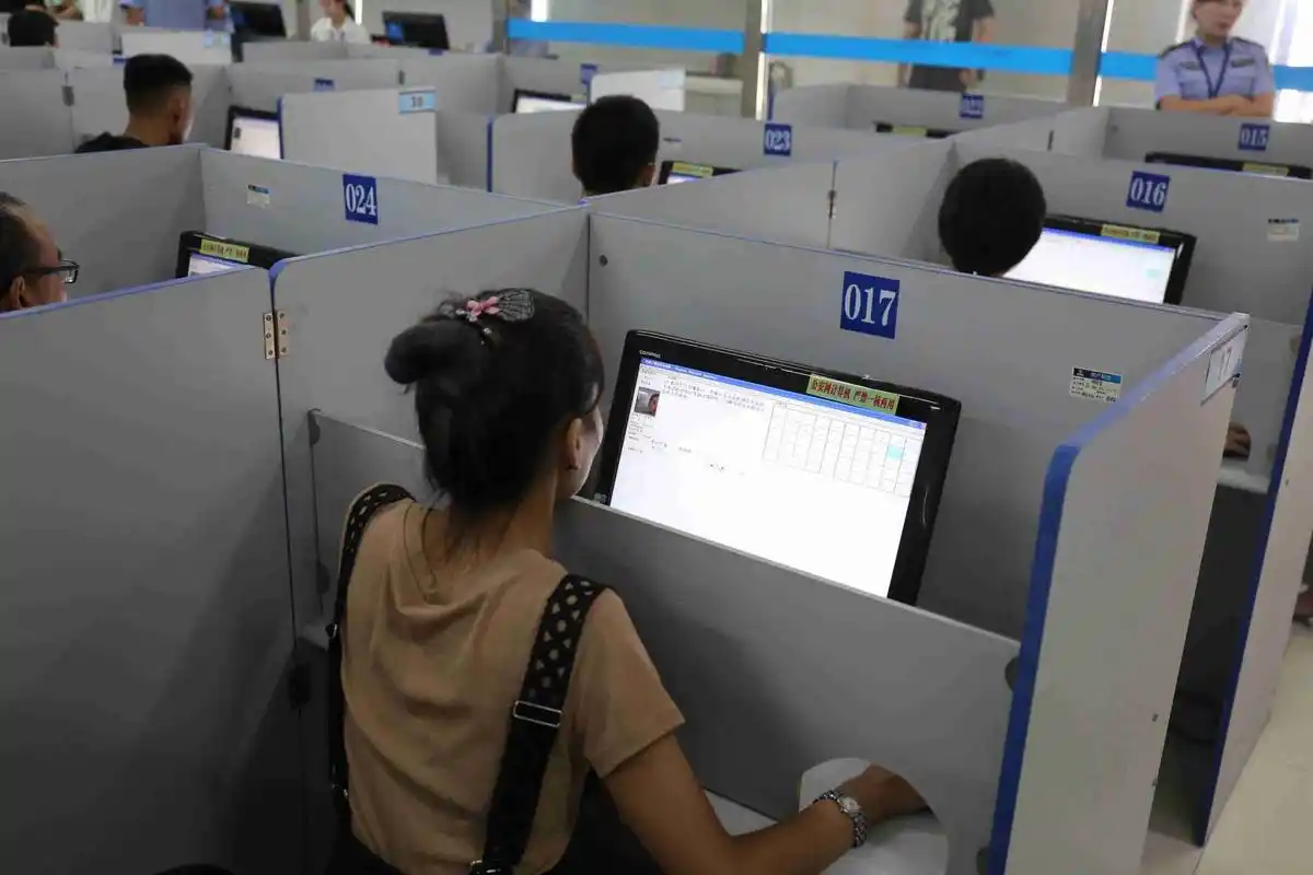 驾驶证科目四考试,需要带一寸照片吗