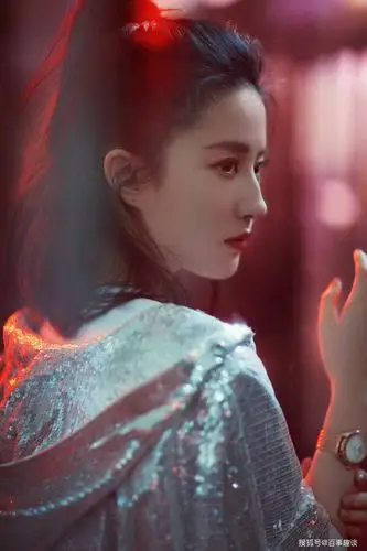 "神仙姐姐"刘亦菲的侧颜绝了!网友纷纷留言真美