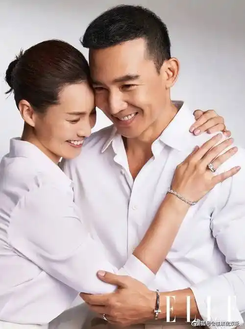 50岁刘畊宏晒全家福庆结婚15周年,与张艺兴同天生日梦幻连麦_王婉霏