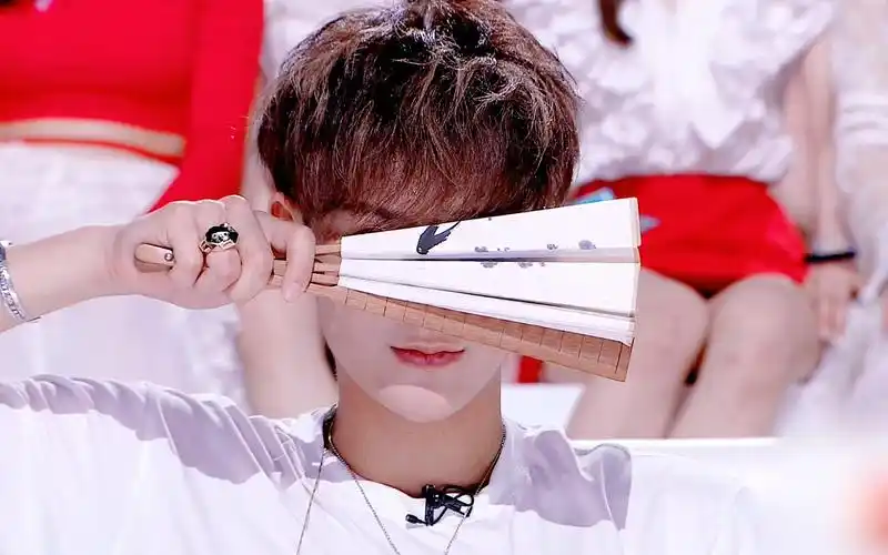 【黄子韬】宇宙最可爱漂亮的小甜豆桃桃子520快乐!