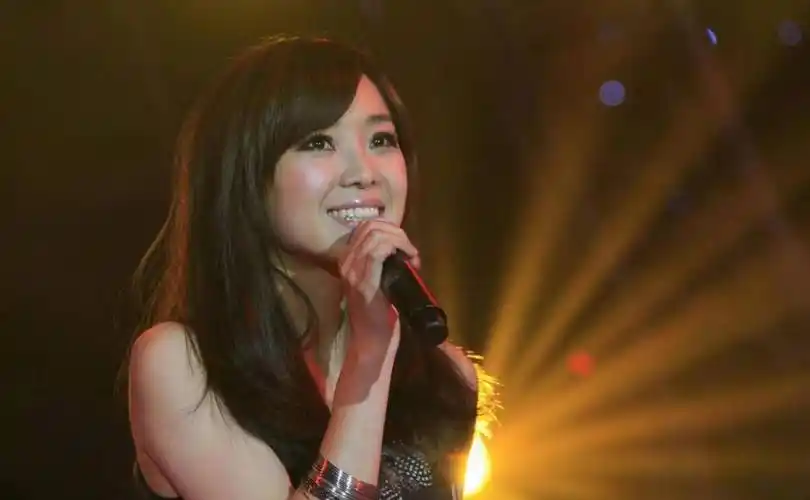 云朵:从服务员一路逆袭,被刀郎养了10年,霸气登电视为师父正名_那英