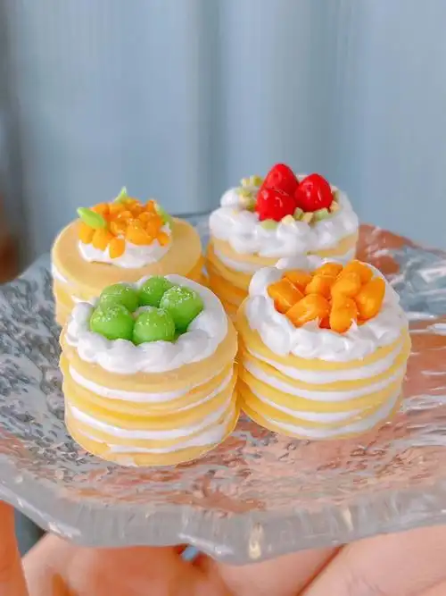 做了一盘小蛋糕98一口一个超迷你#超轻粘土  #我的手工日常  #超轻