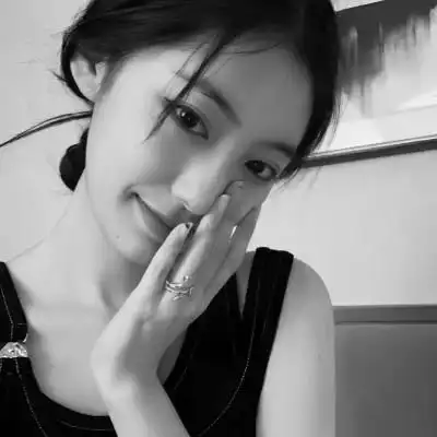 qq个性头像女黑白高清