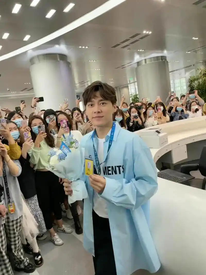 我的圆脸猫猫.#李易峰 #我的青春 #心动的瞬间 #生图 - 抖音