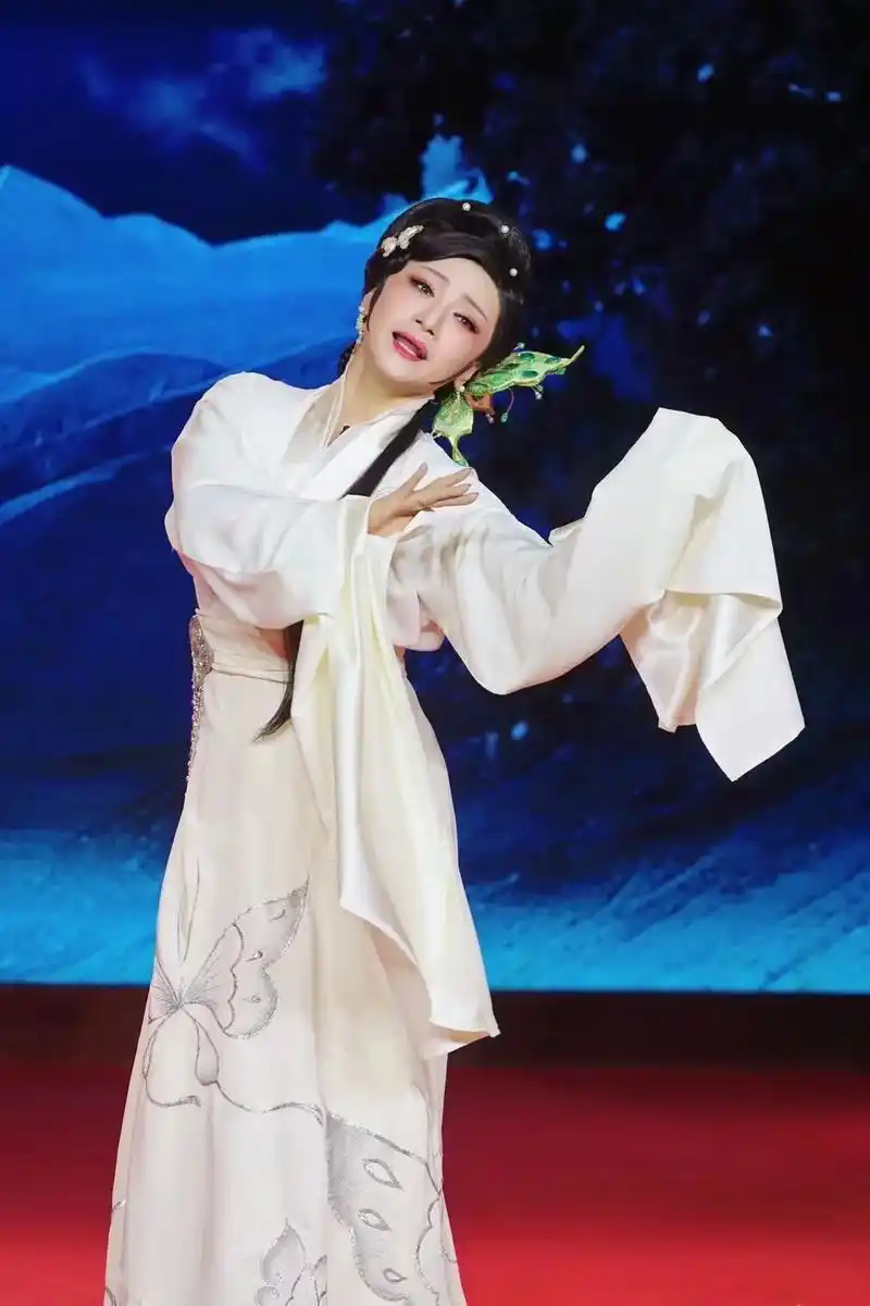 和著名越剧王派梅花奖传人王志萍老师～心中的女神[强]近距离接 - 抖