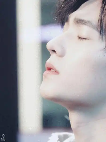 男明星的喉结杀谁俘获了你的心