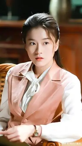 《热血少年》张雪迎九个造型,旗袍装惊艳亮相,厨娘装扮是亮点!