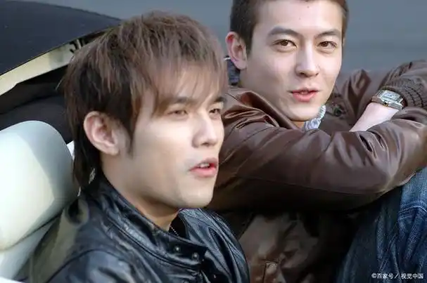 秋名山车神出自电影《头文字d》.