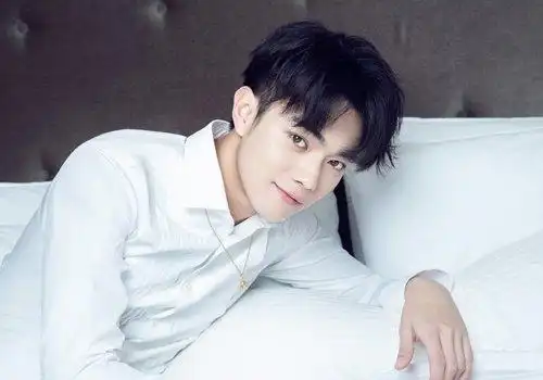 37分发型两边怎么剪,37分发型哪边3哪边7 - 网络编辑之家