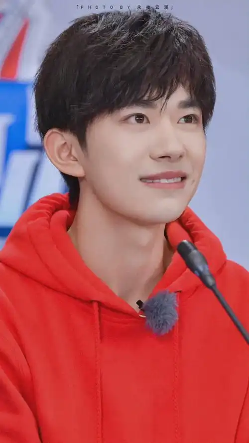 tfboys-易烊千玺 

#易烊千玺电影惊蛰无声