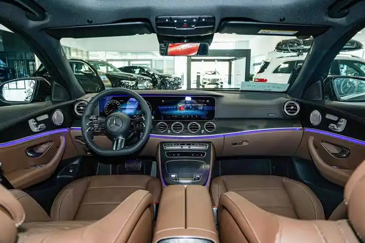 实拍2021款奔驰e300l尊贵运动型气场强配置高你喜欢的它都有