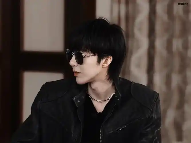 刘宇宁新歌fallinlove#|#刘宇宁新歌mv#|摩登兄弟超话刘宇宁| 黑眼镜