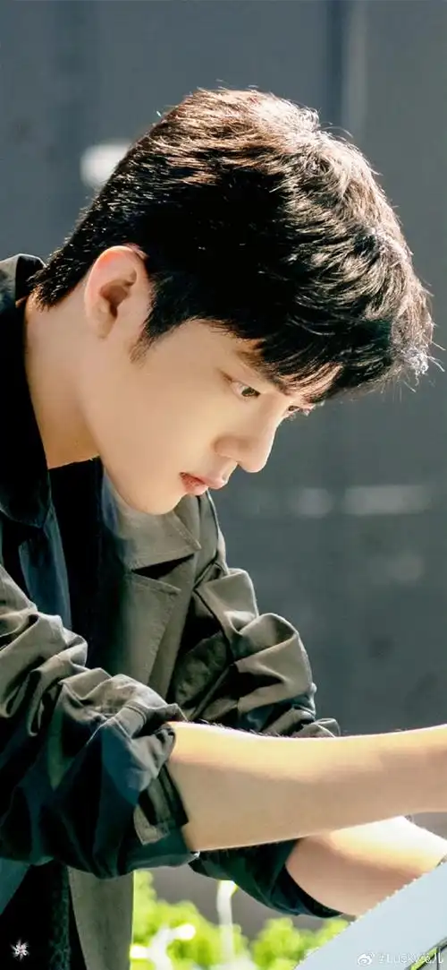 肖战壁纸##百闻不如一见是肖战