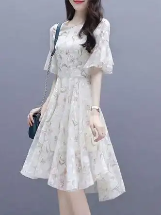 拉夏贝尔连衣裙女装2024年新款春夏季气质时尚款感设计雪纺衫裙子碎花