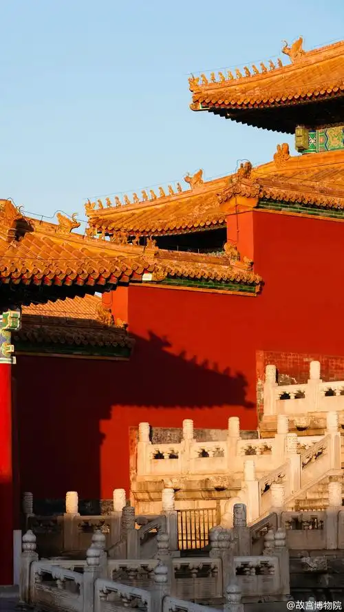 紫禁城【九九暖阳】"阳光染就欲烧空,谁能窥化工".