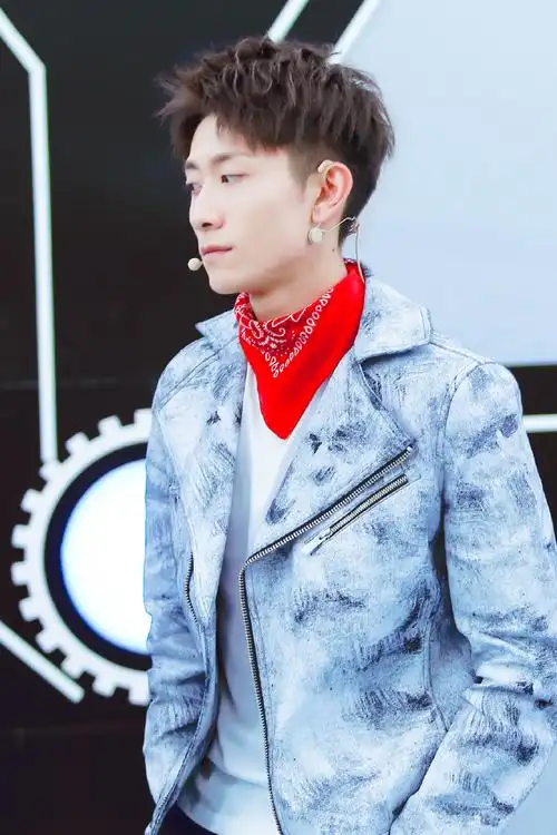 张一山家有儿女初长成##张一山这就是铁甲