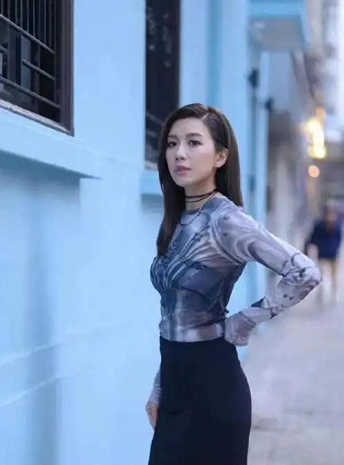 黄智雯,一位知名的tvb女明星,近日与大家分享了自己的婚讯.