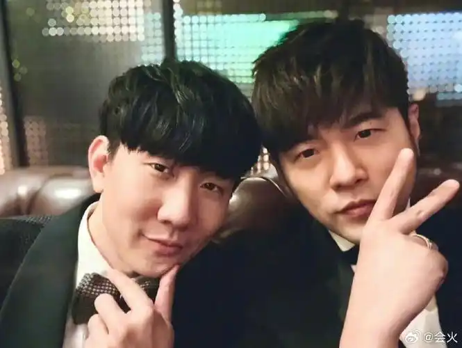 #周杰伦祝林俊杰生日快乐##周杰伦问林俊杰想要什么生日礼物#