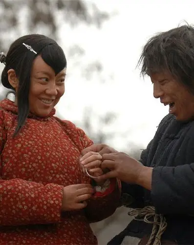 《斗牛》是由管虎执导,黄渤,闫妮等主演的黑色喜剧电影.