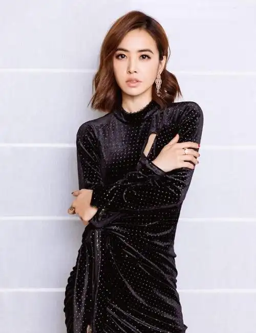 156cm蔡依林很会穿波波头短发波点连衣裙显高又显瘦