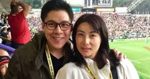 霍启刚包场请郭晶晶看电影,十指相扣庆结婚11周年_豪门_霍家_章子怡