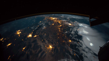 谢谢nasa,谢谢空间站的存在,让我们得以看到这颗赖以生存的星球有多