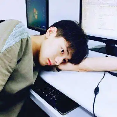 高清照片男生帅气图片阳光少年 酷酷的男生真人微信头像图片_男生头像