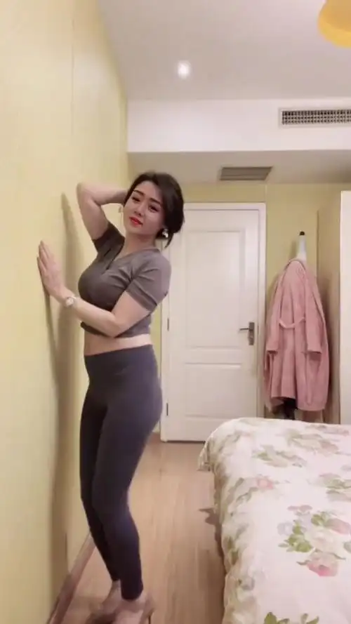 成熟女人味 #颜值气质美女完美身材 #开心的时候浅摇一下