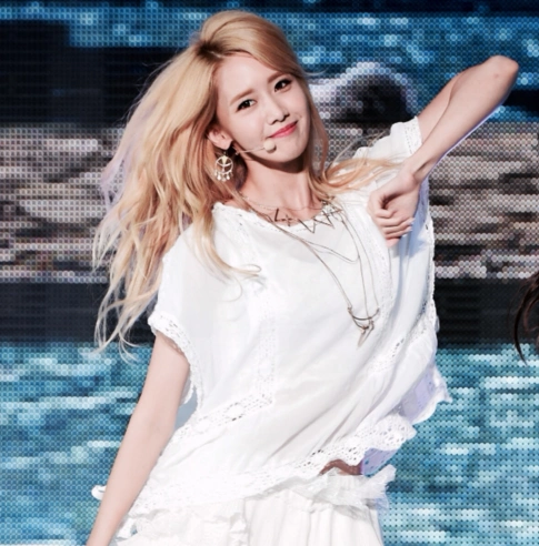 图林允儿舞台照零ps身材被赞国民女神肤白貌美笑容清新