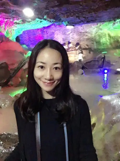 韩雪晒春日自拍 素颜出镜无压力