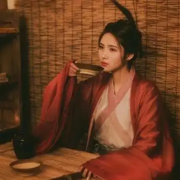 红衣伤感喝酒女生头像唯美古风真人头像